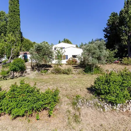 Charming Vineyard Lodge: Poolside Retreat Near Bandol Beaches * Le Beausset