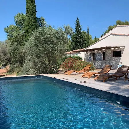 Charming Vineyard Lodge: Poolside Retreat Near Bandol Beaches Holiday home Le Beausset